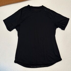 Lululemon Men’s License To Train Short-Sleeve Shirt Medium NWOT